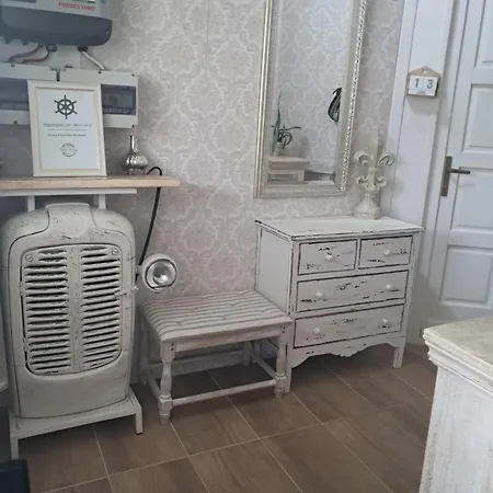 Takler Apartment Alsoors